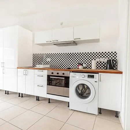 Lovely In The Heart Of St Julians * St. Julian's