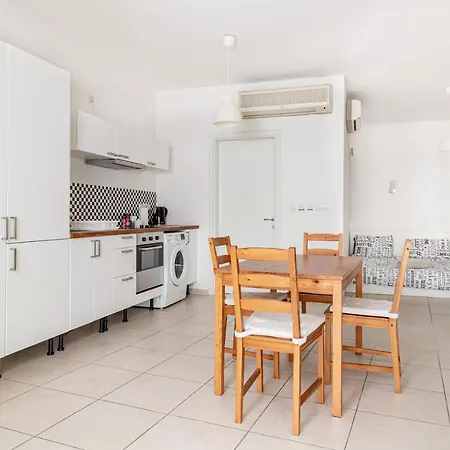 Daire Lovely In The Heart Of St Julians *