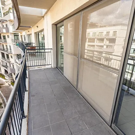 Апартаменты Lovely In The Heart Of St Julians Сент Джулианс